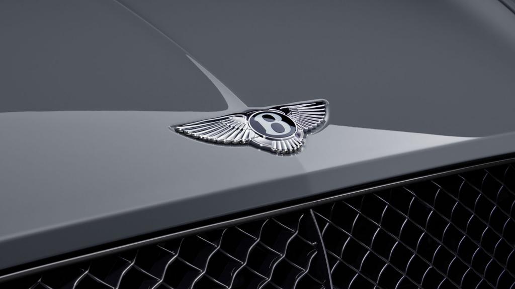Front view of bonnet featuring Chrome Bentley Flying Wings Badge and Black Gloss Matrix grille.