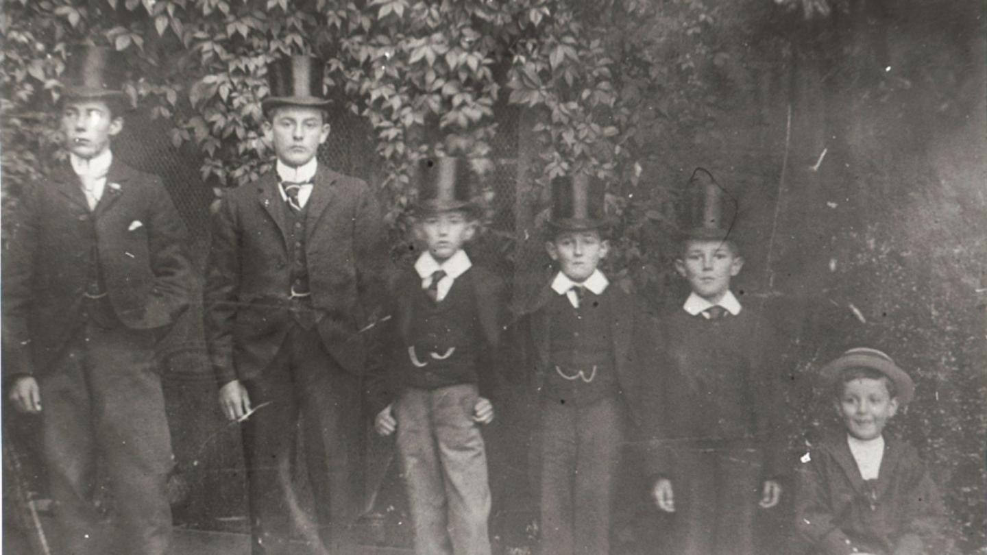 1904