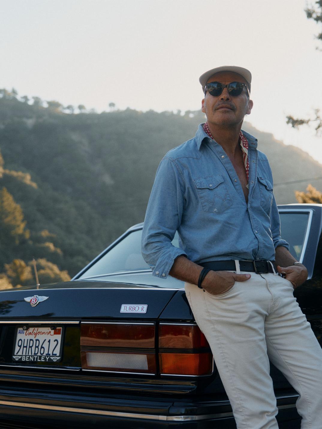 Billy Zane 9 3x4.jpg