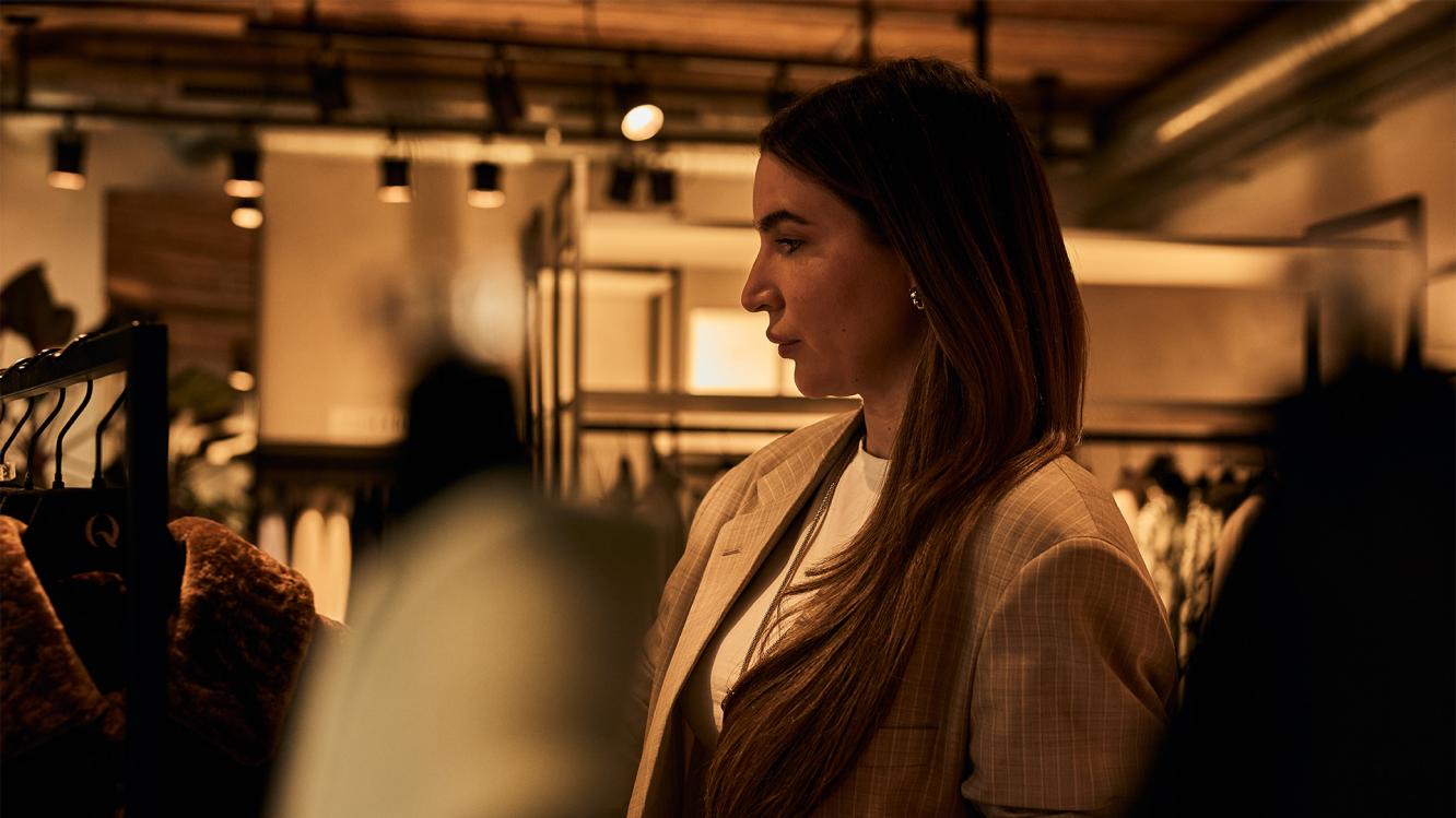Leyla Hajrovic shopping.