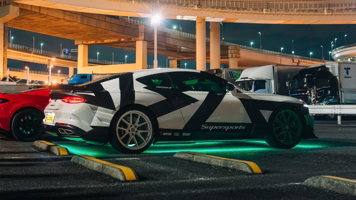 Side of Bentley Supersports.