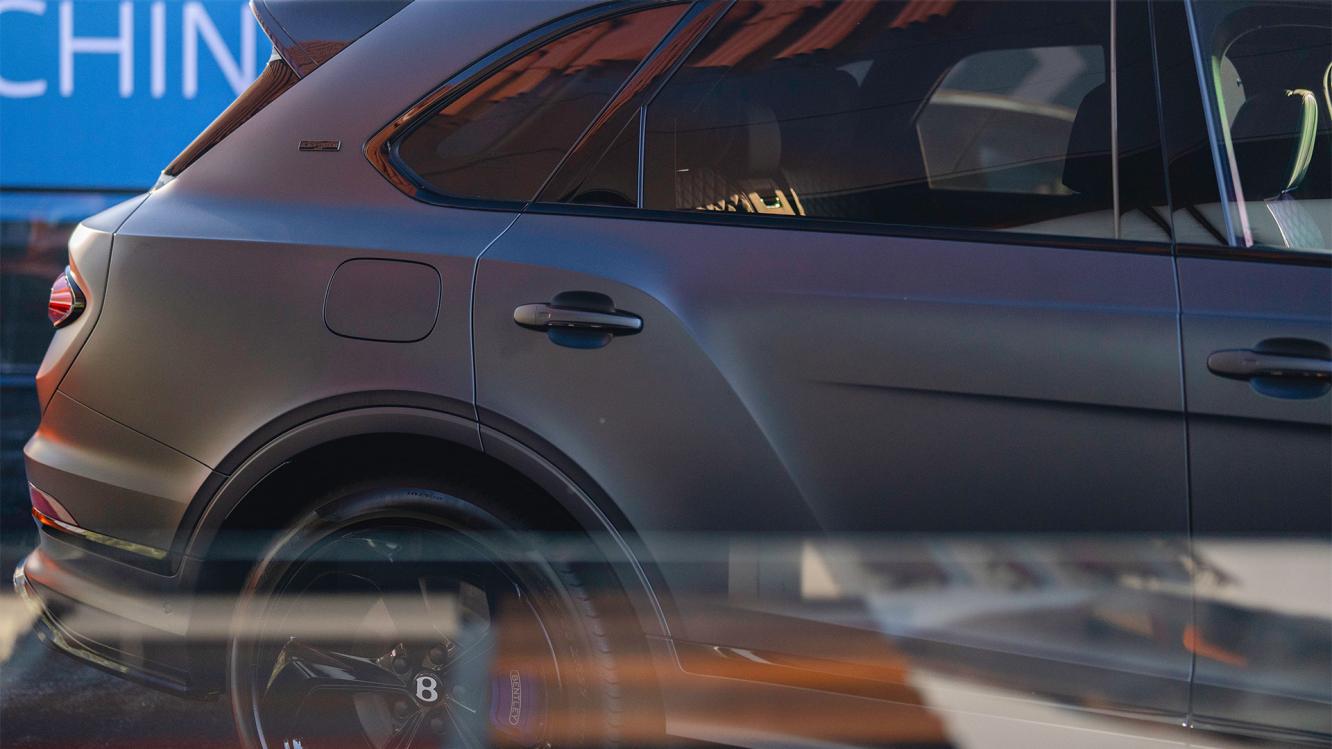 Goodwood Bentayga Black Edition Accordion 16x9.jpg