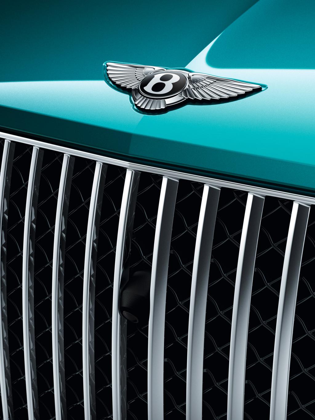 Close up of the chrome verticle veine grille available on the Bentley Bentayga EWB Azure