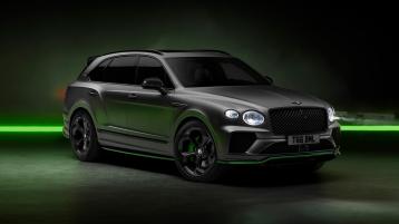 Bentley Bentayga S Black Edition front 3/4 featuring 22 inch S directional wheel - Black Painted and Polished as well as Hyper green accents on the styling kit