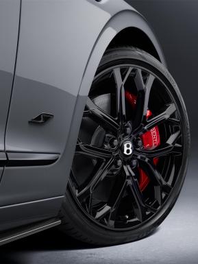 Bentley Continental GT S right wheel featuring Ceramic brakes with red callipers set in Front vented 420 x 40 mm disc brakes with Bentley branded black 10 piston brake callipers