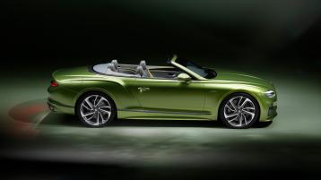 Side profile of the new hybrid Continental GTC Speed in Tourmaline Green with Blackline Specification and 21 inch directional and diamond cut Speed wheels