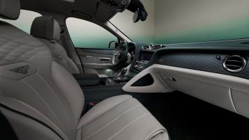 Front cross cabin of the Bentayga Atelier Edition Emerald specification