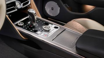 Close up of the diamond turned alliminium technical finish available in the new Flying Spur Mulliner