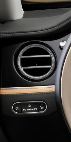 Close up of Bentley bulls eye air vent