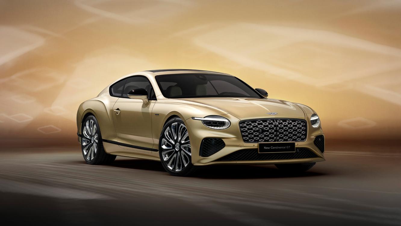 Front three quarter of the new hybird Continental GT Mulliner 