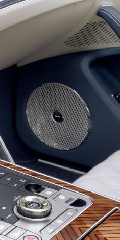 Bentley Flying Spur Azure seats with detailed contrast stitching and Azure Emblems in Imperial Blue colour contrast stitched in Portland hide.