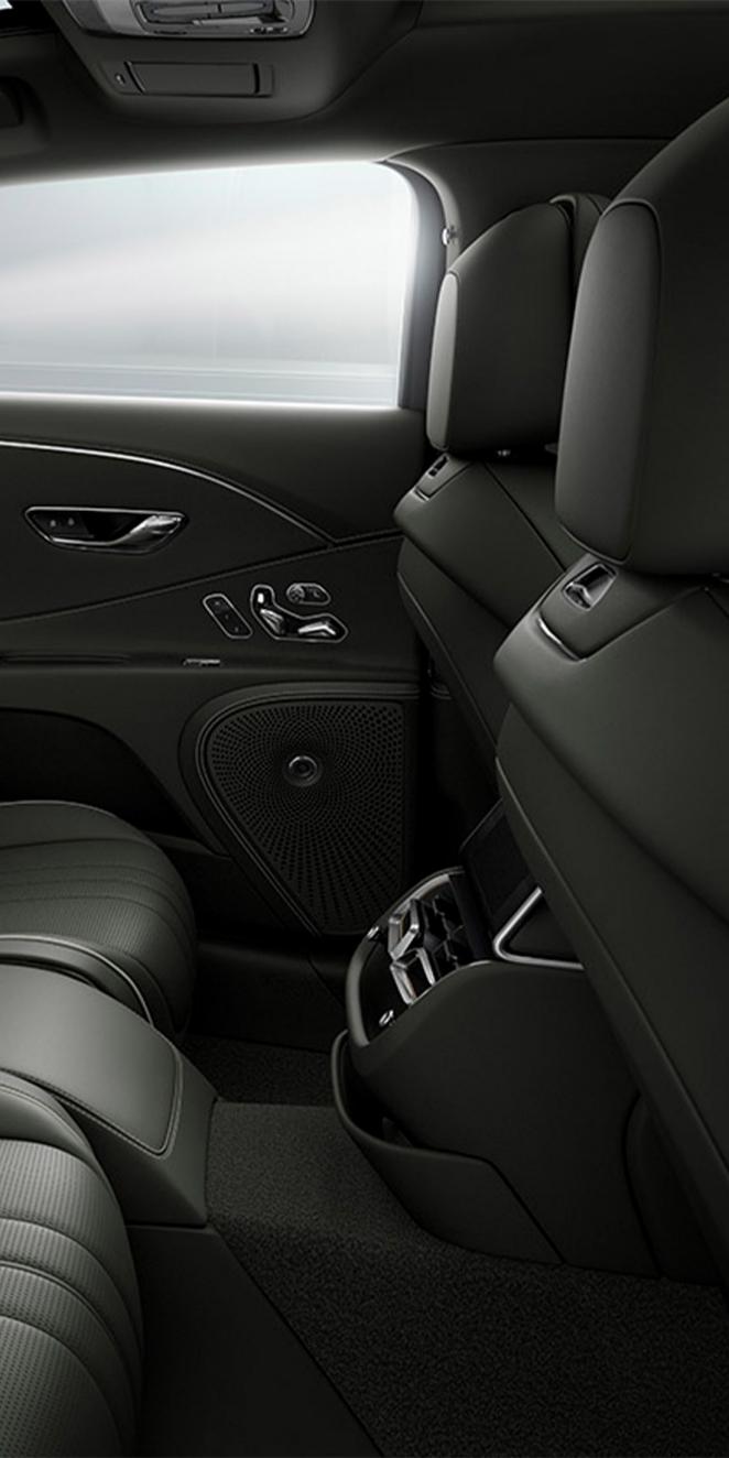Rear cabin of the new Flying Spur featuring Beluga primary hide