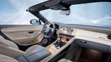 The front cabin of the new hybrid Bentley Continental GTC Azure