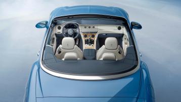 Top view of the interior of the new Continental GTC Azure featuring linen main hide