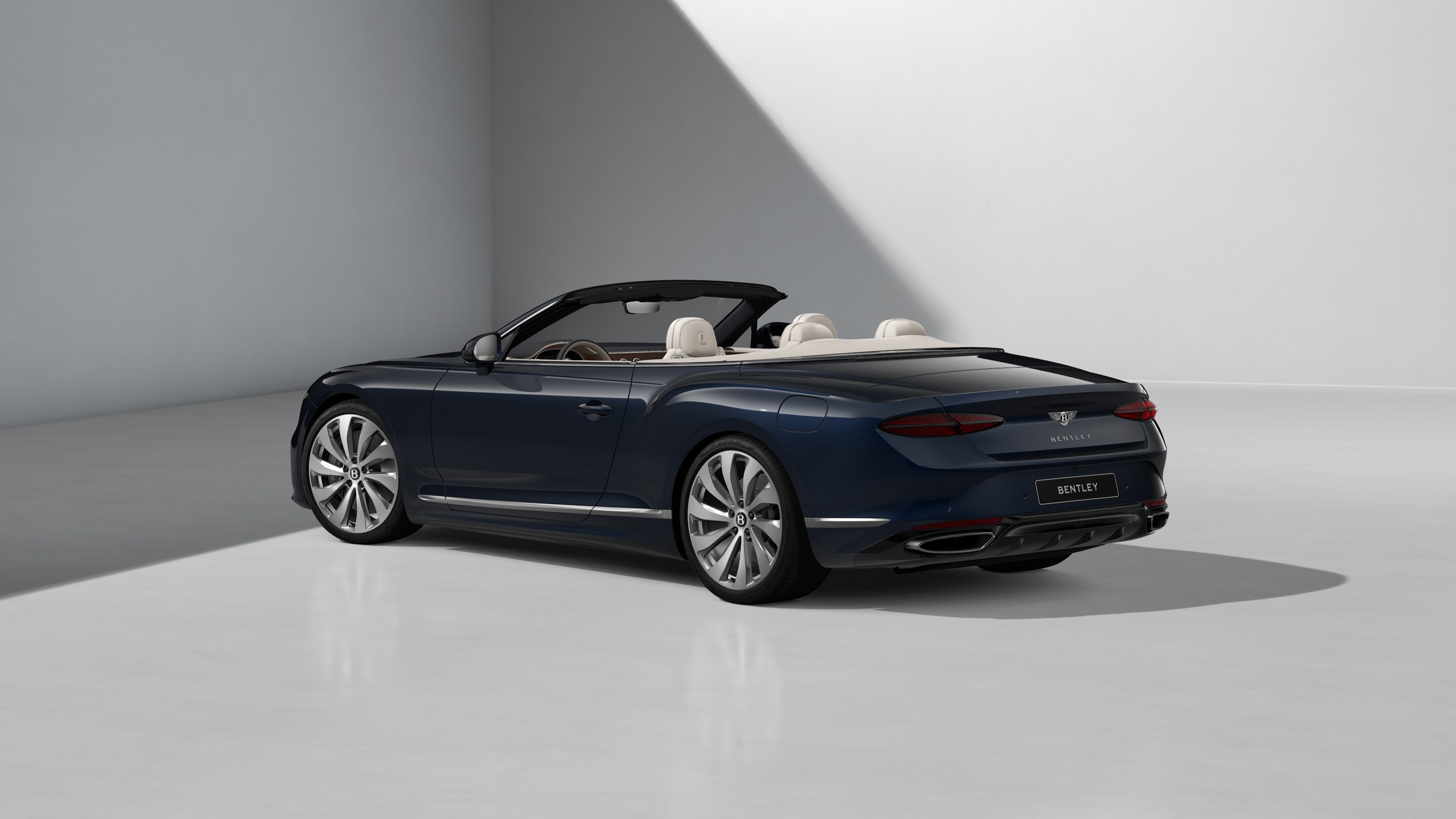 新型コンチネンタル GTC | コンチネンタル GTC シリーズ | ベントレー