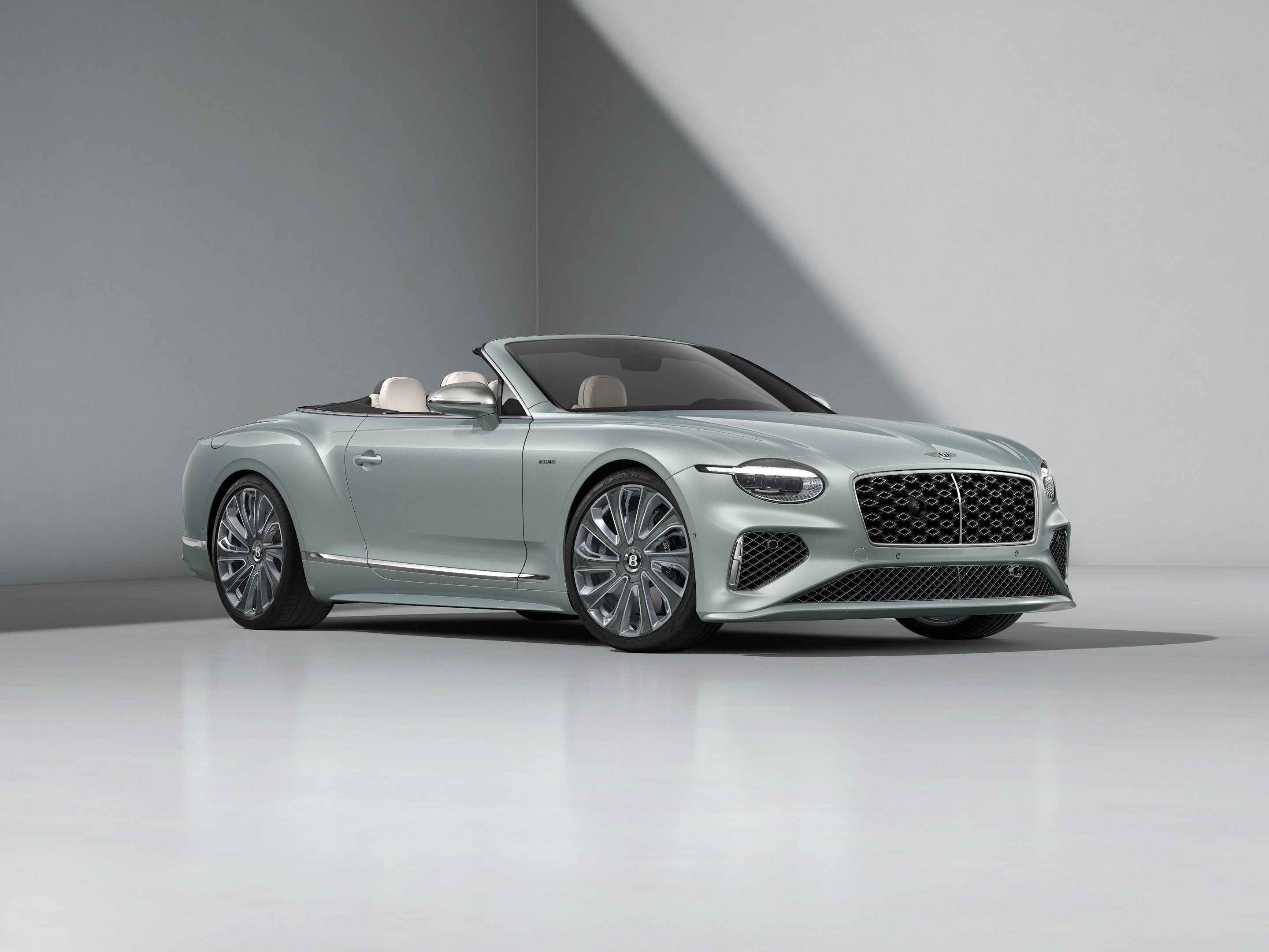 新型コンチネンタル GTC マリナー | コンチネンタル GTC シリーズ