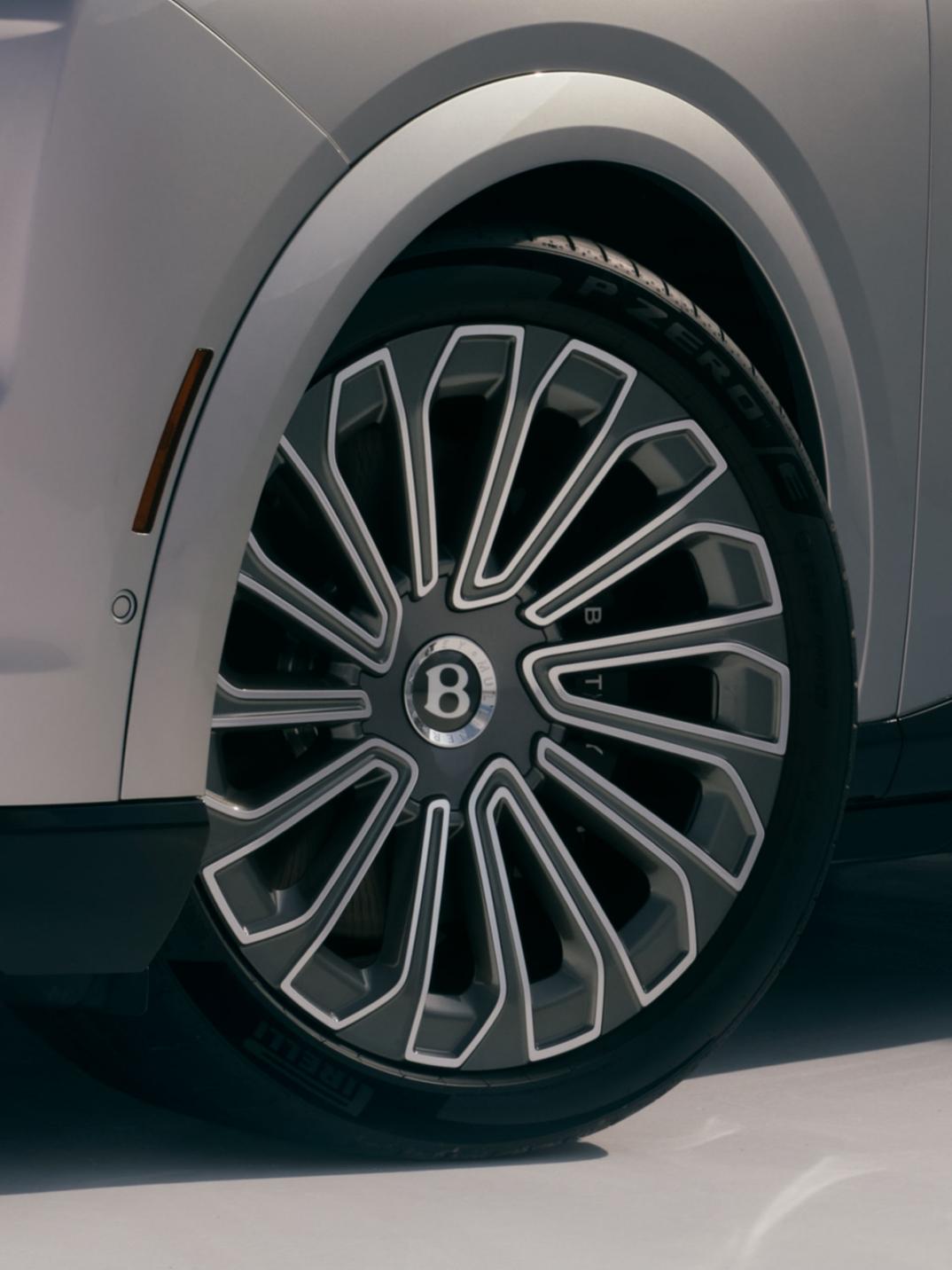 Close-up of the Bentley Torcal 22" Turbine Wheel in Tungsten with Bright Machined Spokes.