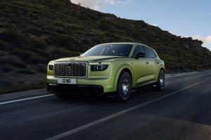 Front three-quarter driving shot of the Bentley Torcal S in Electrum Satin.