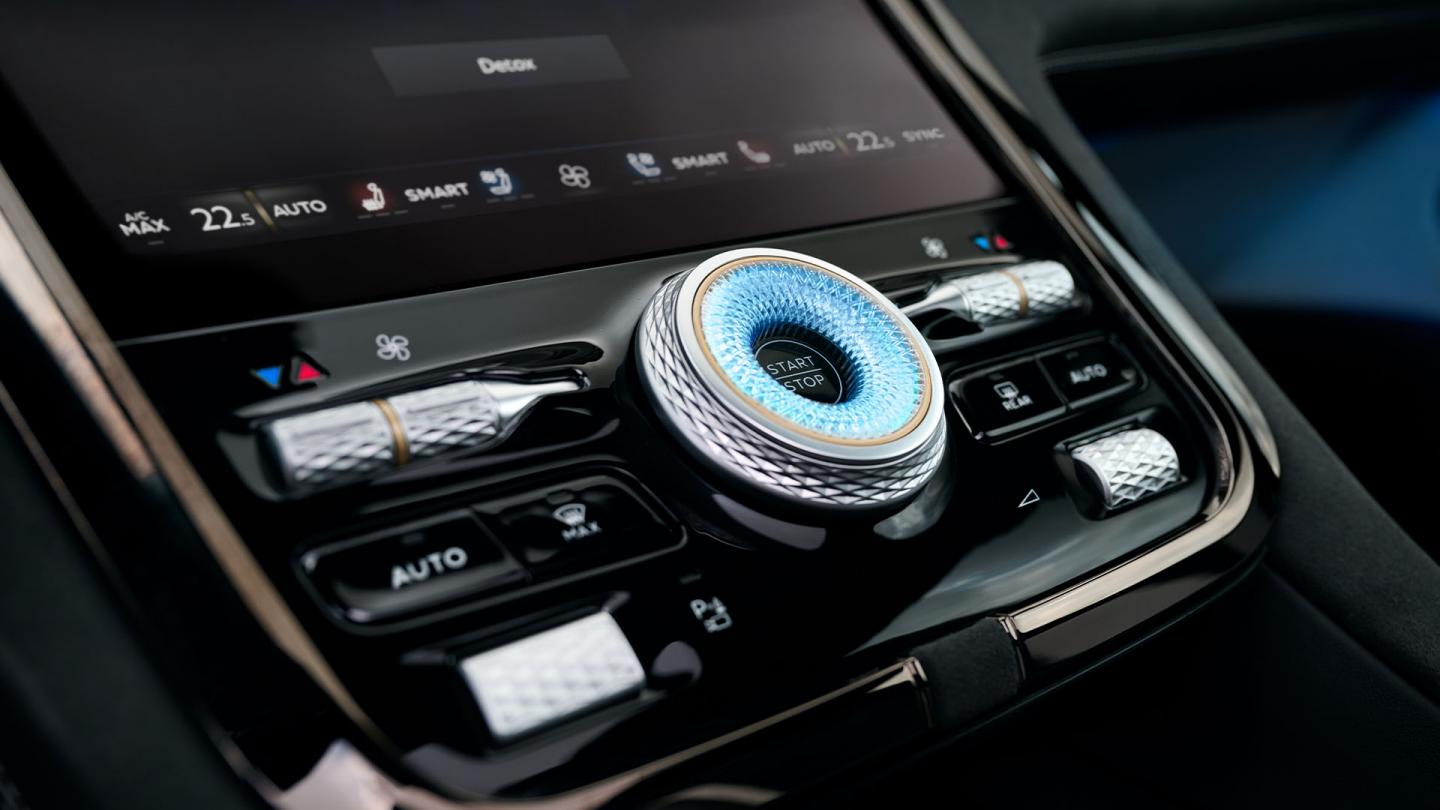Close-up of the Bentley Torcal S drive mode selector.