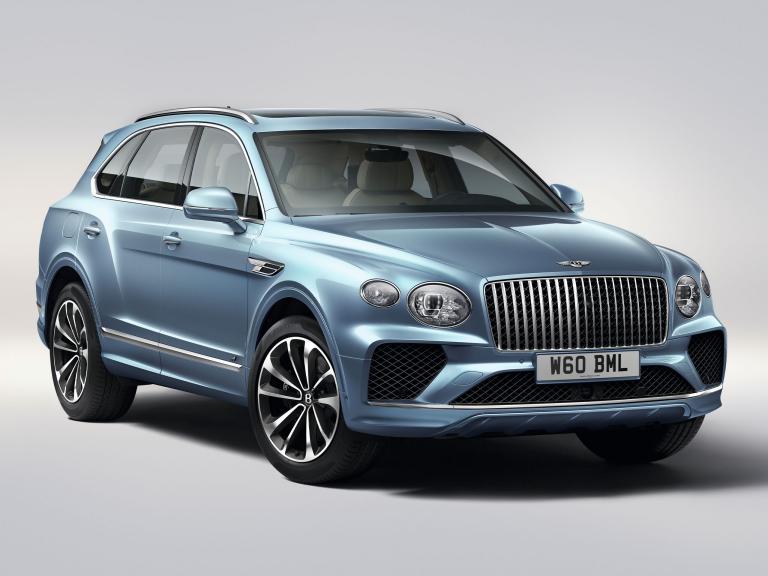 Bentley Bentayga A V8 in Silverlake colour featuring 21 inch Five Twin-Spoke Wheels and vertical polished Chrome vanes front grille.