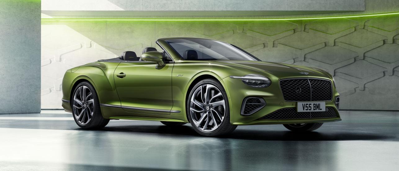 Front of the new hybrid Continental GTC Speed in Tourmaline Green with 22 inch directional wheels