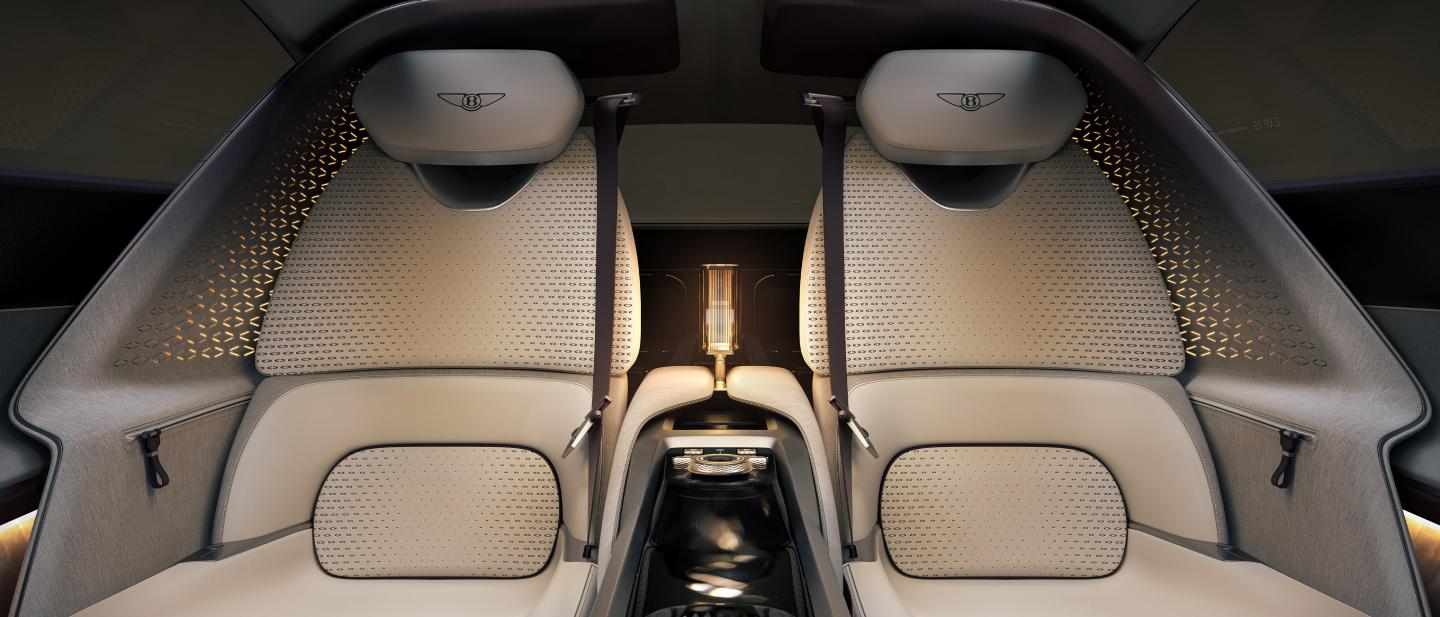 Rear cross cabin of the new Bentley EXP 15 concept car featuring sustainable materials, three seats and a luggage compartment