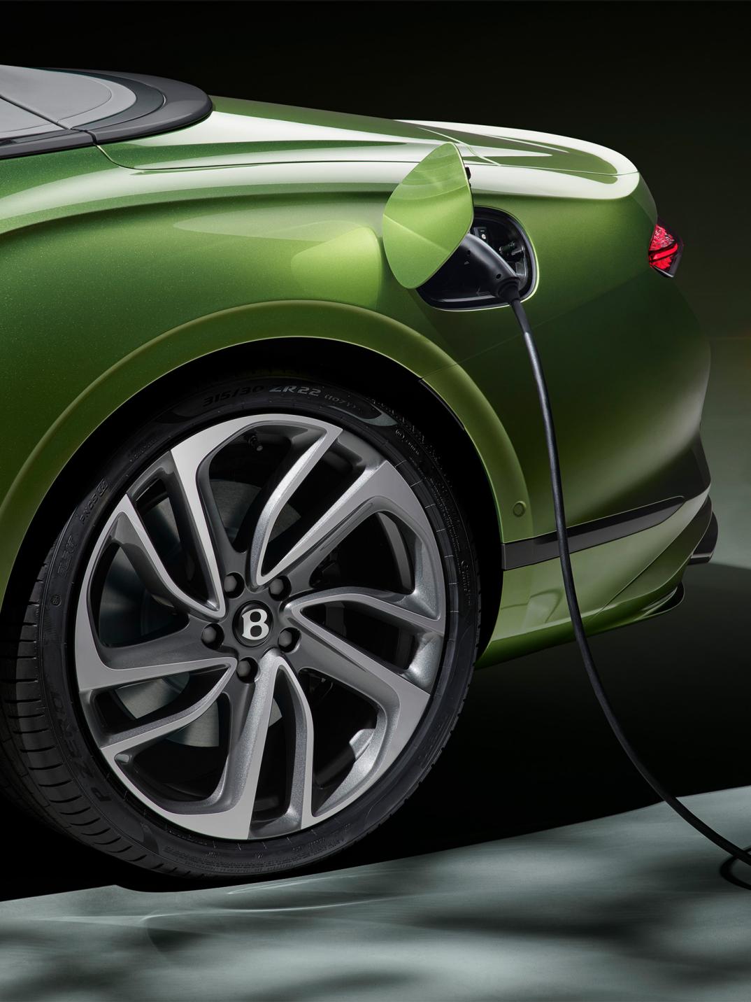 Close up of new Continental GTC charging port