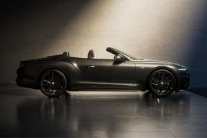 Side profile of a Continental GT Convertible from the Virtuoso Collection