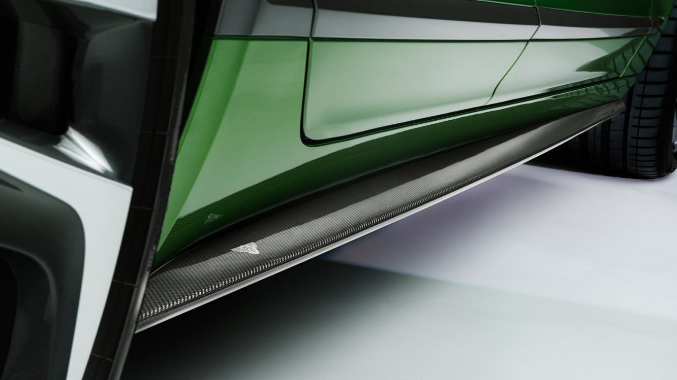 Carbon Styling Specification on the Continental GT Speed in Tourmaline Green