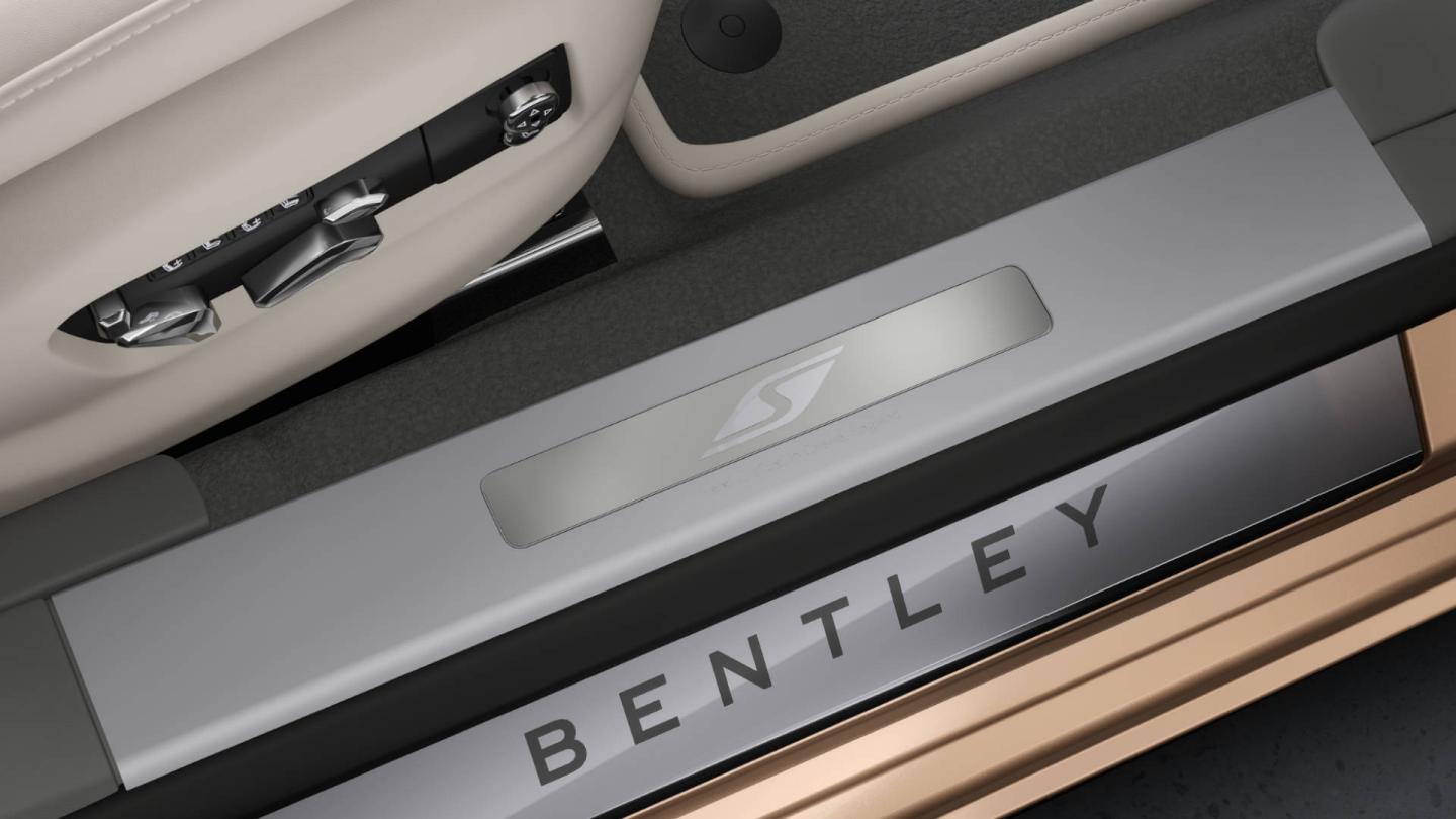 Close up of the Bentley Flying Spur S treadplate.