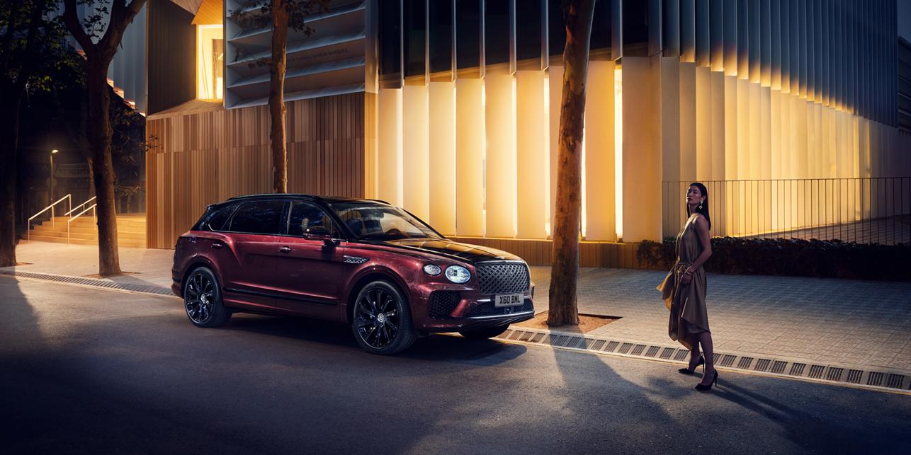 Bentayga EWB Mulliner 25MY Static Location Image RGB 1920x960 HPH contact.jpg